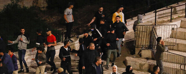 В ходе столкновений в Иерусалиме пострадали более 150 человек